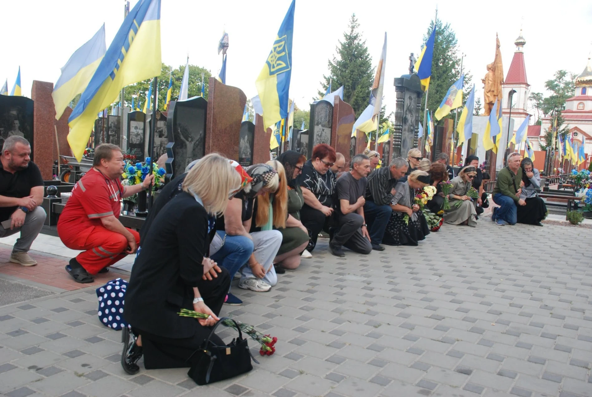 Рік вважався безвісти зниклим: Шосткинська громада попрощалася з Героєм Олександром Жидковим