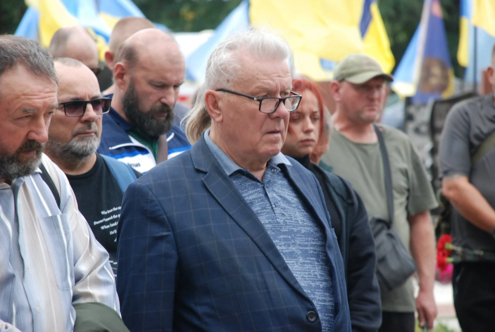 «Любив життя та вірив у Перемогу»: Шостка провела в останню путь захисника Євгенія Разуваєва