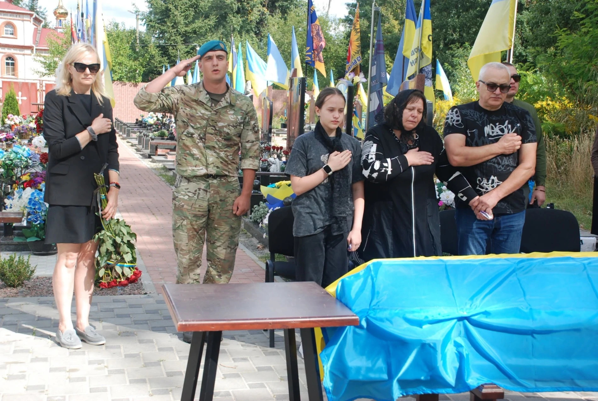 Рік вважався безвісти зниклим: Шосткинська громада попрощалася з Героєм Олександром Жидковим