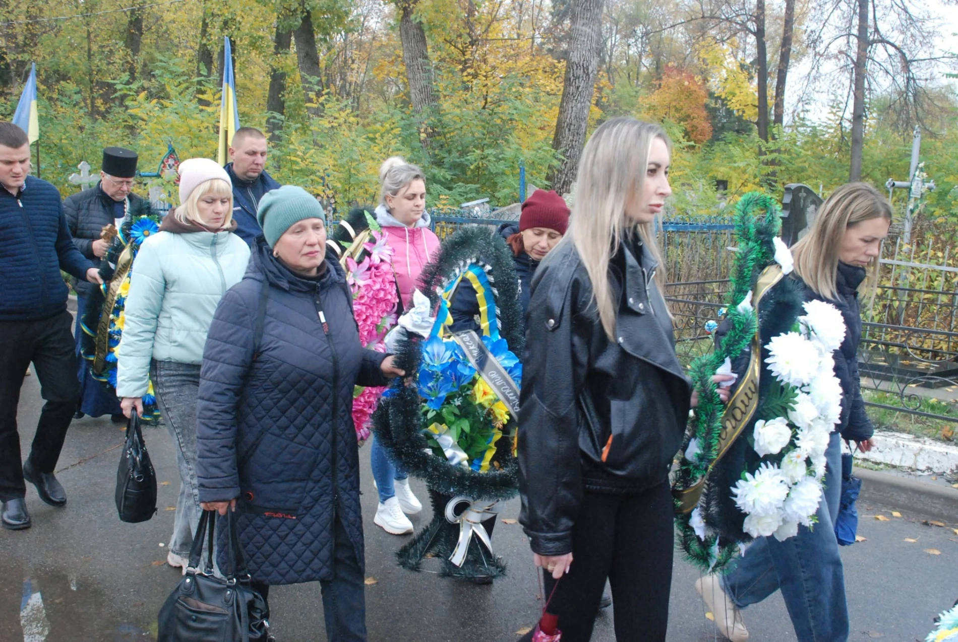 Шосткинська громада провела в останній путь кулеметника з позивним «Вітя»