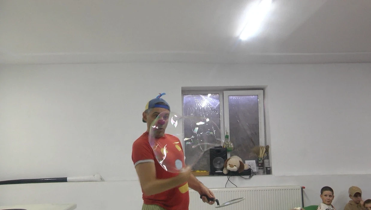 Посмішки замість тривог: як італійський волонтер Марко Родарі дарував диво дітям Шостки