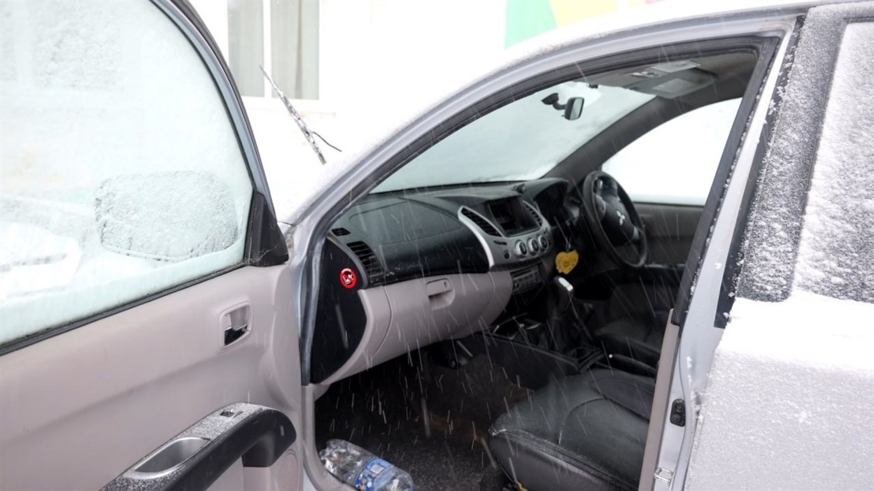 Волонтери ВЦ «Шостка-Добро» передали шосткинським захисникам автомобіль