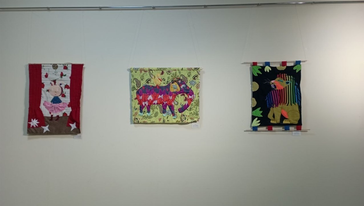 Юні шосткинські художники відкрили виставку, вперше представивши незвичайну техніку арт-квілту