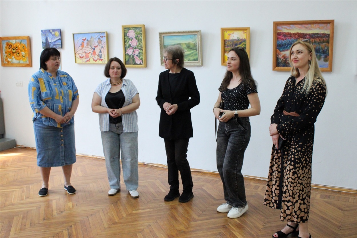 «Творчі серця Новгород-Сіверщини»: у Шостці відкрилася виставка майстрів «Княжої скарбниці»