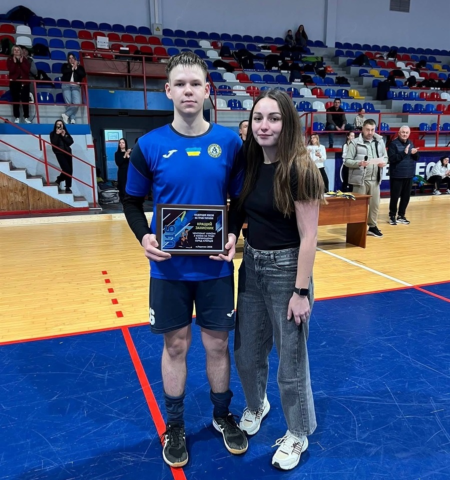 Хокеїсти КДЮСШ "Барса" вибороли "бронзу" на Чемпіонаті України в Ужгороді