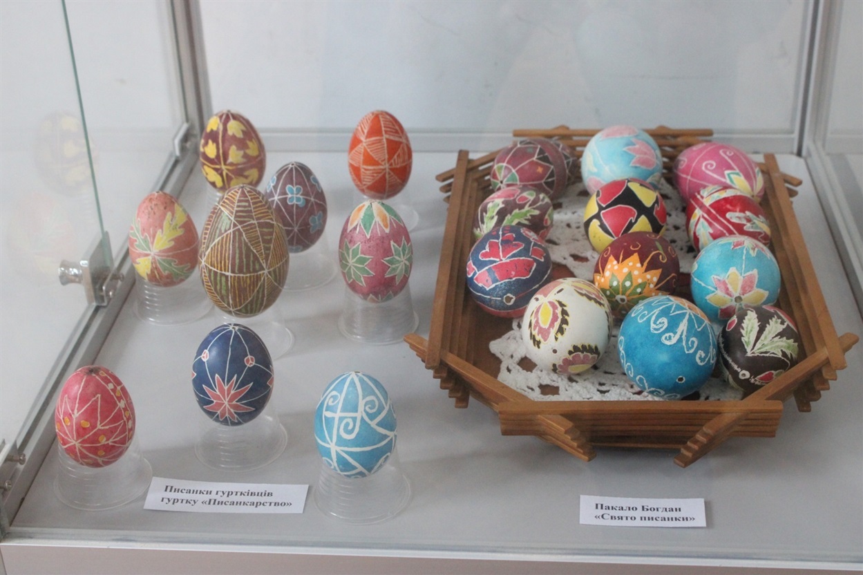Понад 260 шедеврів: у Шосткинському краєзнавчому музеї відкрили «Писанковий розмай»