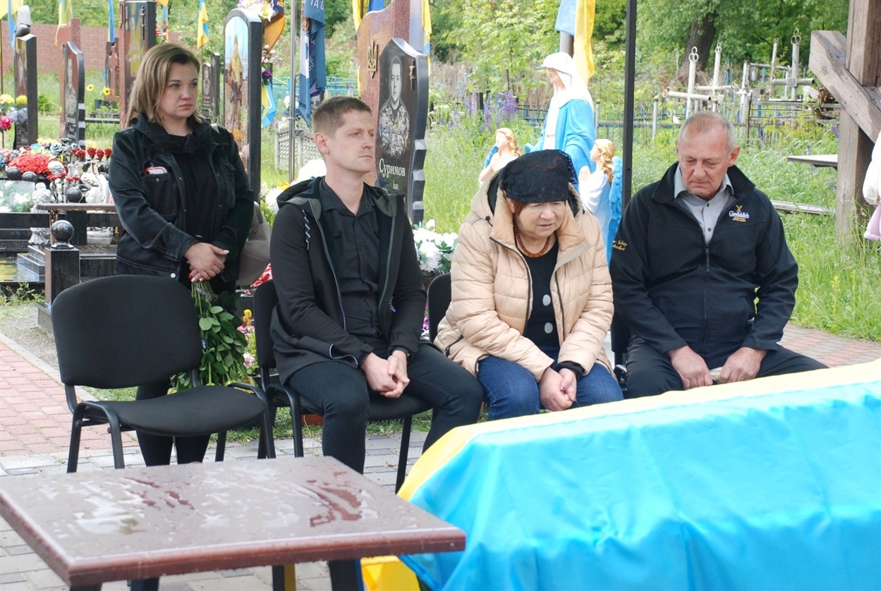 «Не кажіть мамі…»: Шостка попрощалася з полеглим на Запоріжжі оператором БПЛА