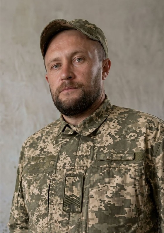Після двох років невідомості: Шостка попрощалася з добровольцем з позивним "Дим"