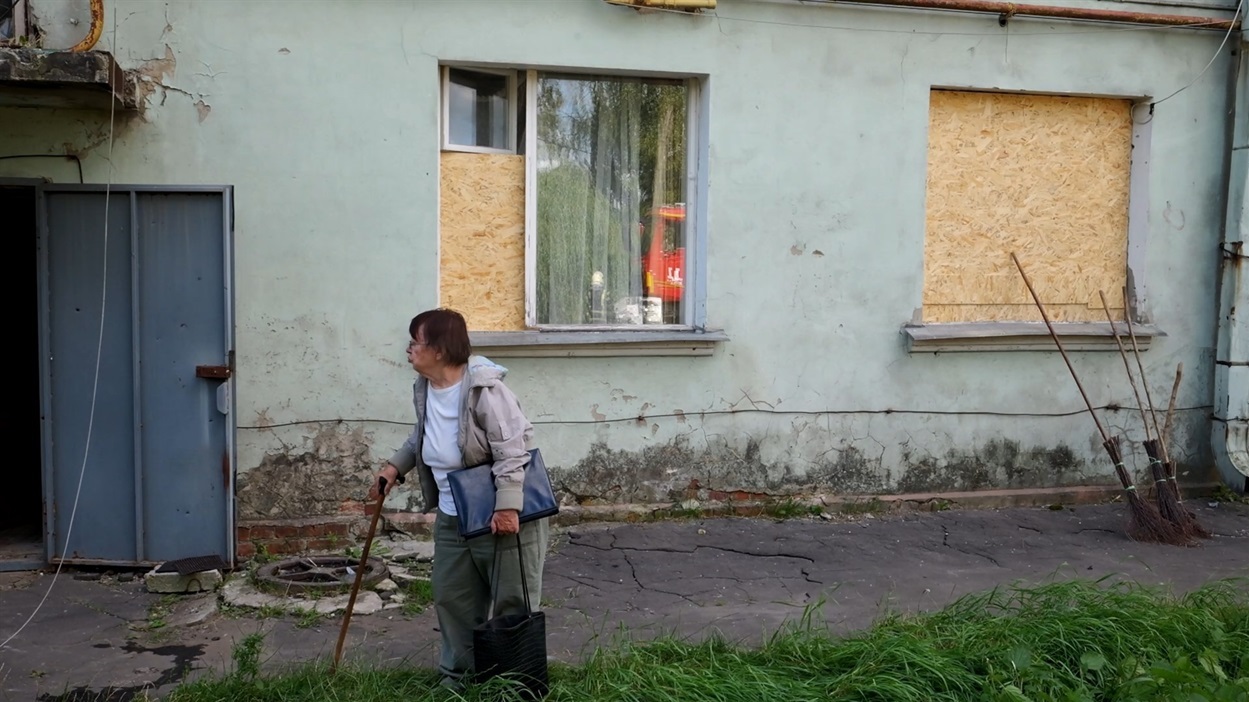 У центрі Шостки триповерхівка вже вчетверте постраждала від ворожих ударів