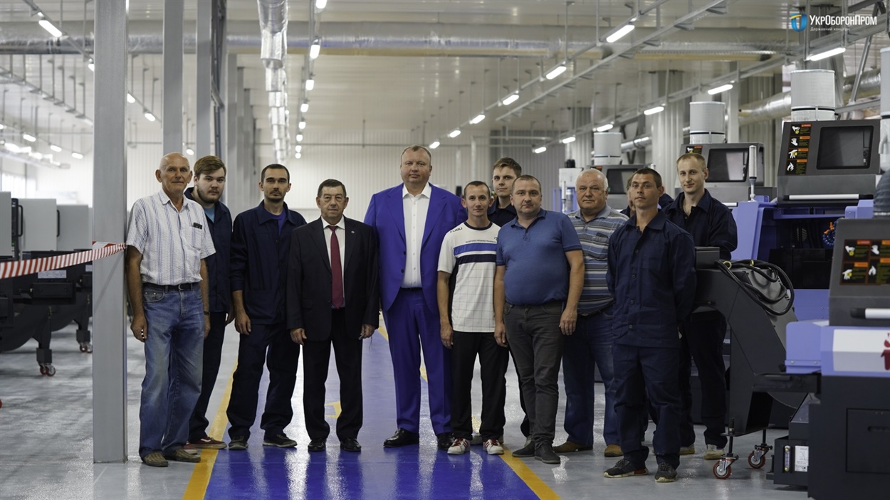 На відкритті новітнього виробничого центру, який замикає повний цикл виробництва артилерійських боєприпасів та ракетного озброєння.
