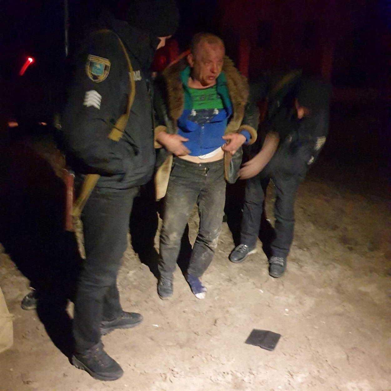 Патруль «Нічної варти» сумісно с поліцією затримали чоловіка, що намагався проникнути в приватний будинок