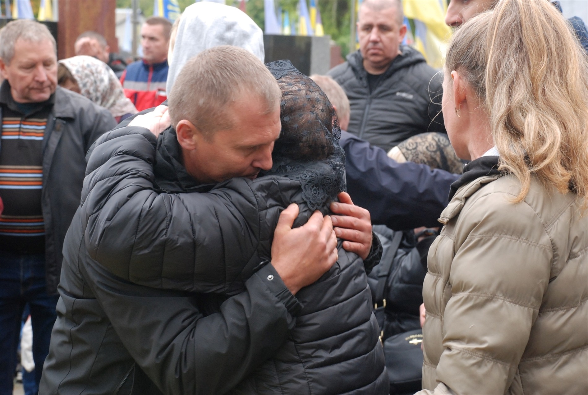У Шостці провели в останню путь бойового медика Сергія Холопкіна
