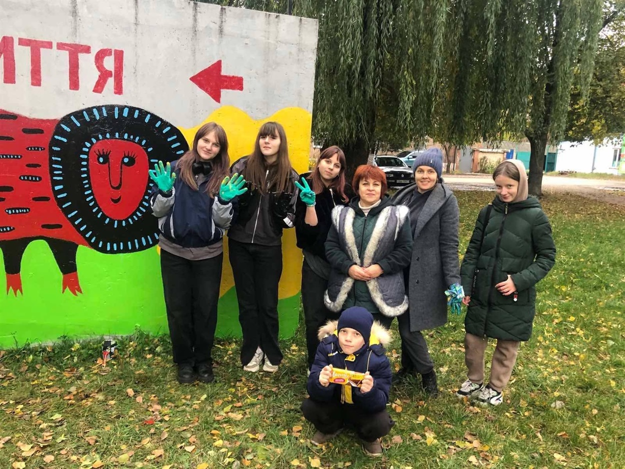 Укриття у Шостці перетворилося на полотно у стилі Примаченко