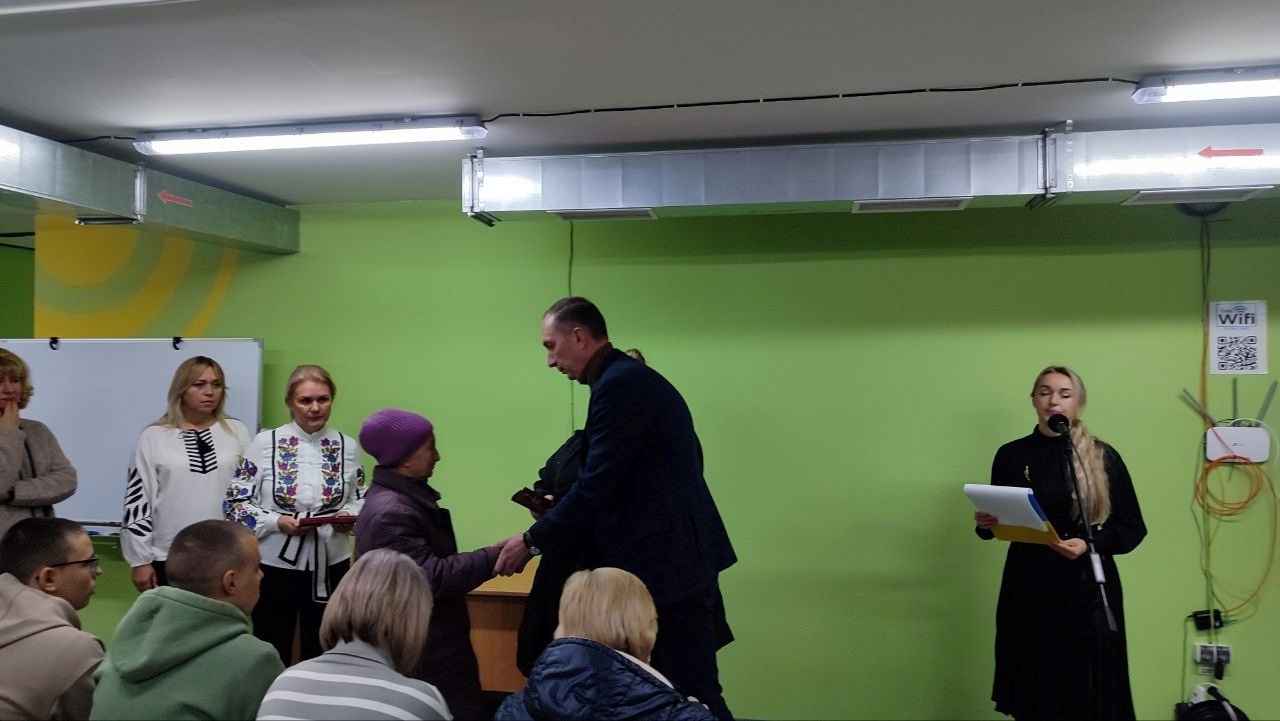 За кожним ім’ям - горе рідних та спустошені родини. У Шостці вшанували героїв посмертно