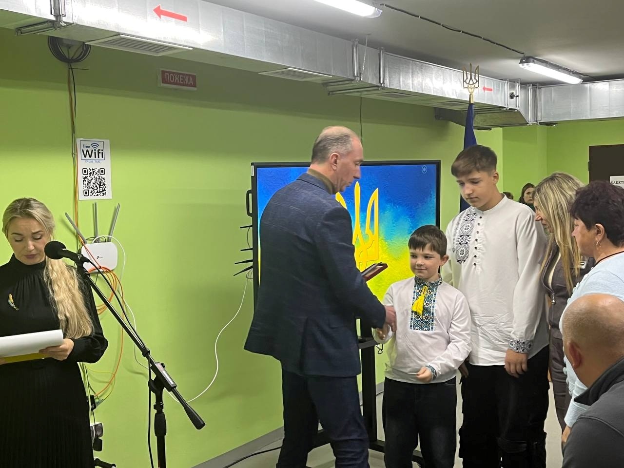 За кожним ім’ям - горе рідних та спустошені родини. У Шостці вшанували героїв посмертно