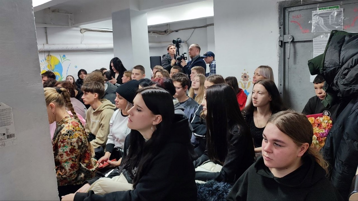 Як студенти Шостки відсвяткували своє свято у бомбосховищі