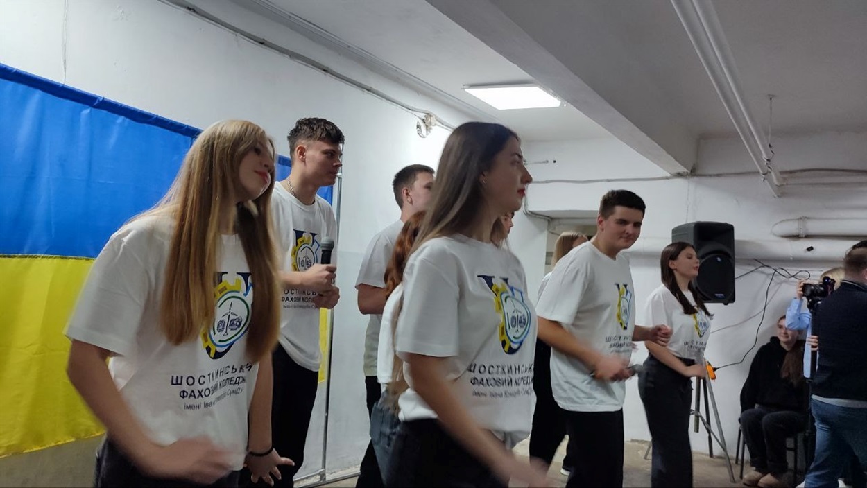 Як студенти Шостки відсвяткували своє свято у бомбосховищі