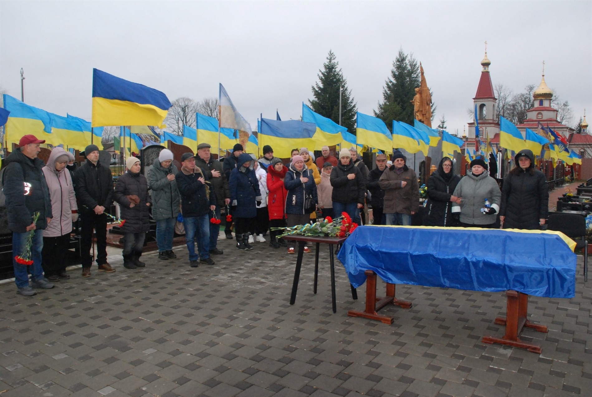 Шостка провела в останню путь свого захисника, який майже рік вважався зниклим безвісти