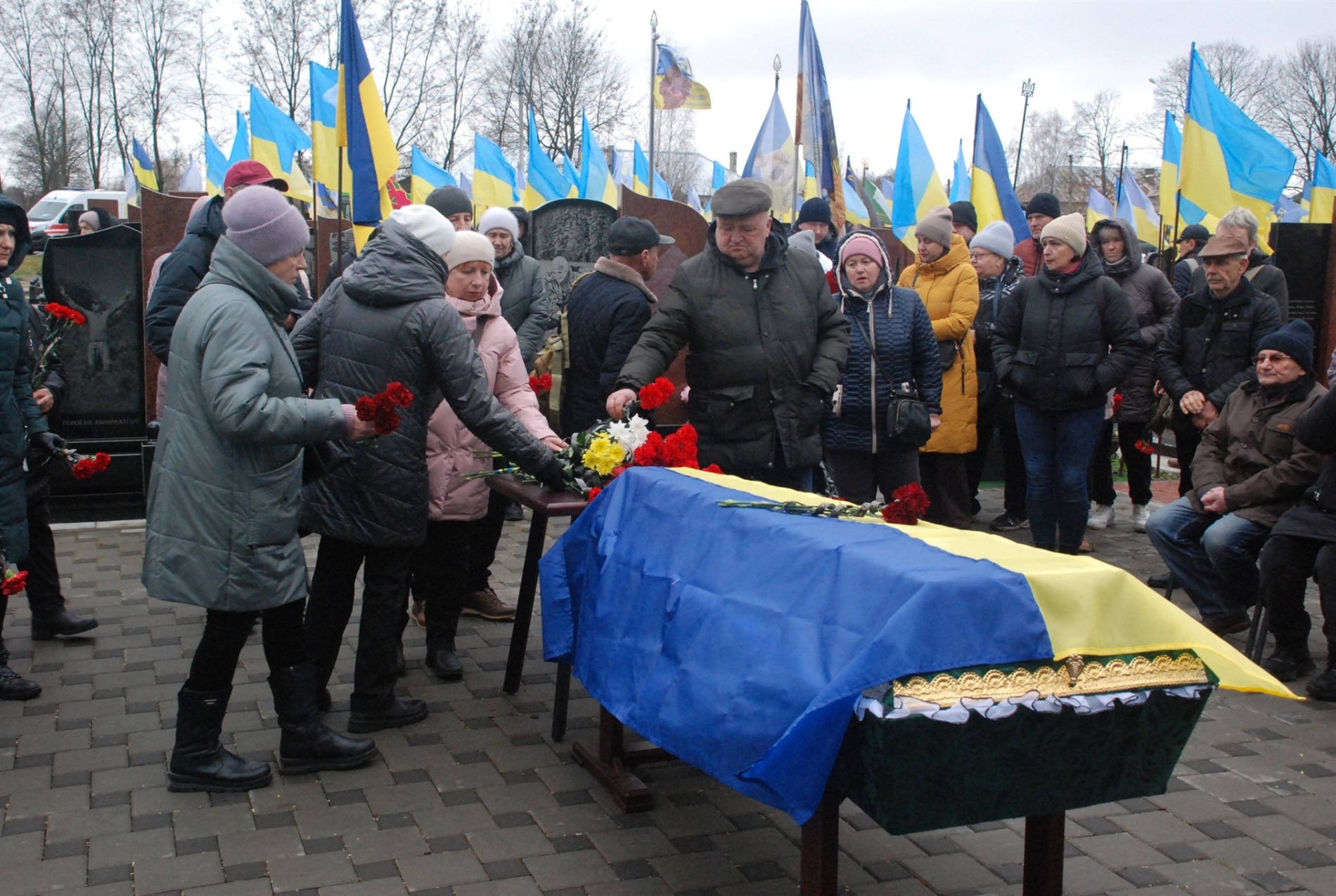 Шостка провела в останню путь свого захисника, який майже рік вважався зниклим безвісти