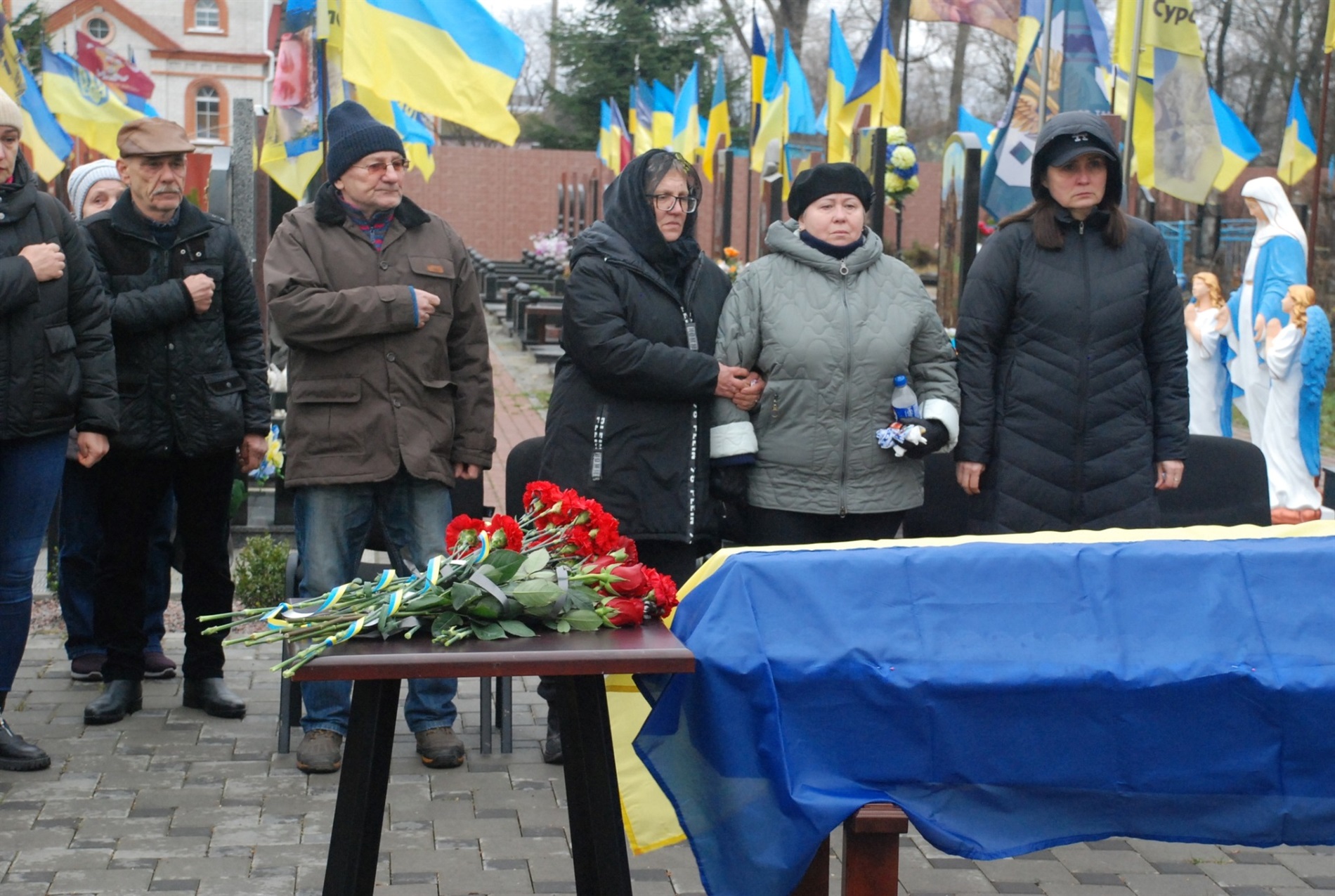 Шостка провела в останню путь свого захисника, який майже рік вважався зниклим безвісти