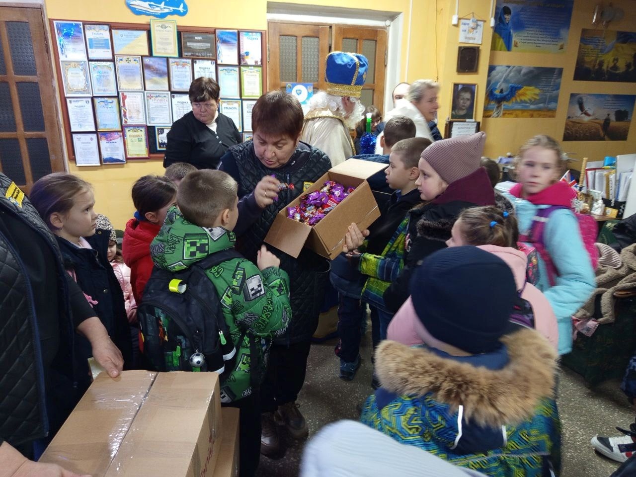 «Друга лінія фронту»: Шостка дякує волонтерам, які не опускають руки, як би важко не було