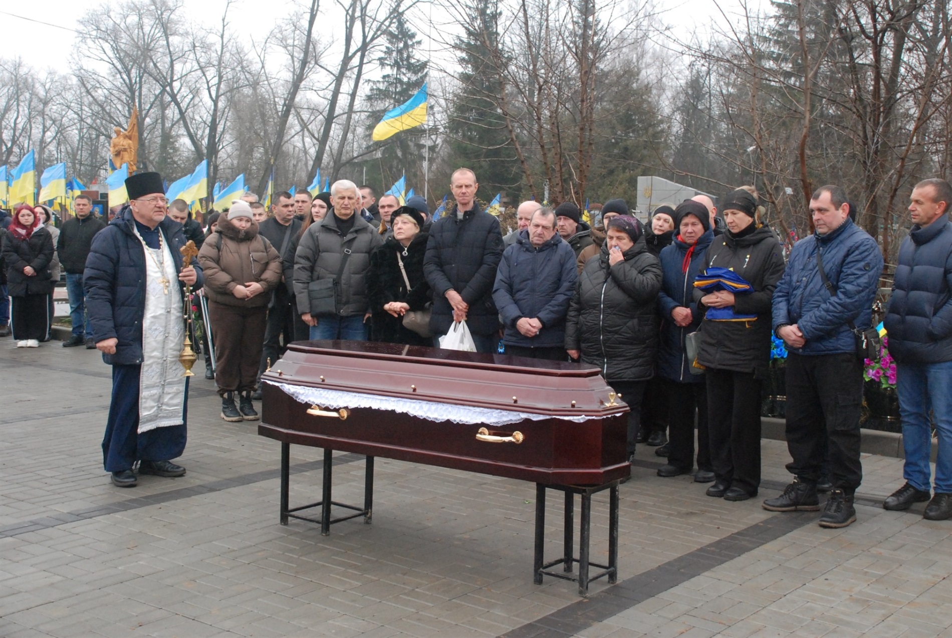У Шостці попрощалисьз Героєм. Прикордонник Денис Кобець загинув поблизу рідного села