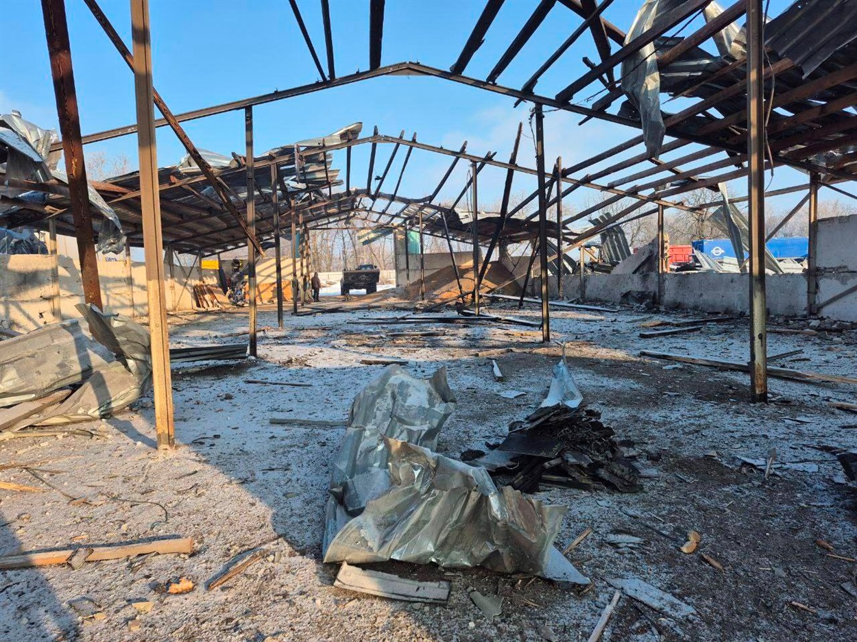 Ворожа атака БпЛА на Шосткинську громаду: знищено зерносклади та пошкоджено сільгосптехніку