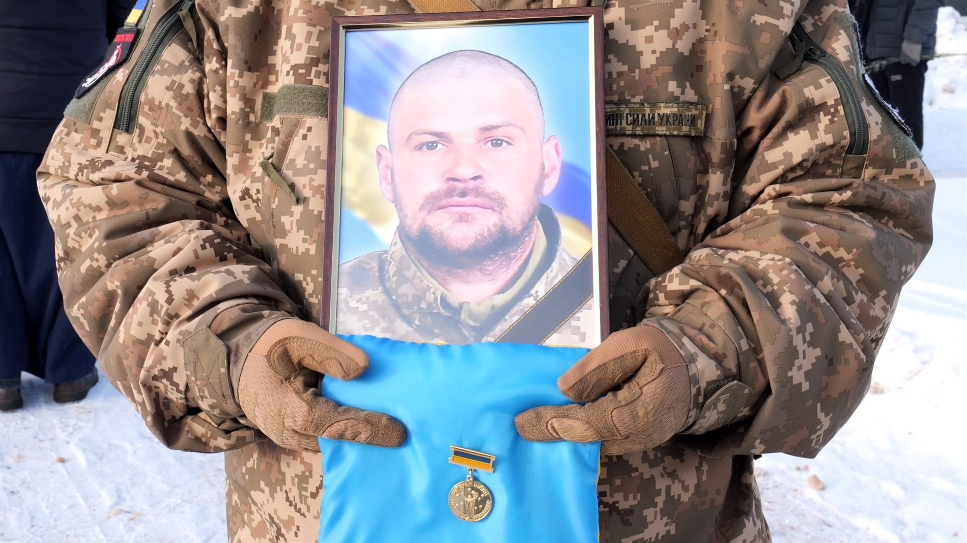 Навіки у строю: Шосткинщина попрощалася з Героєм-гранатометником Володимиром Зубенком