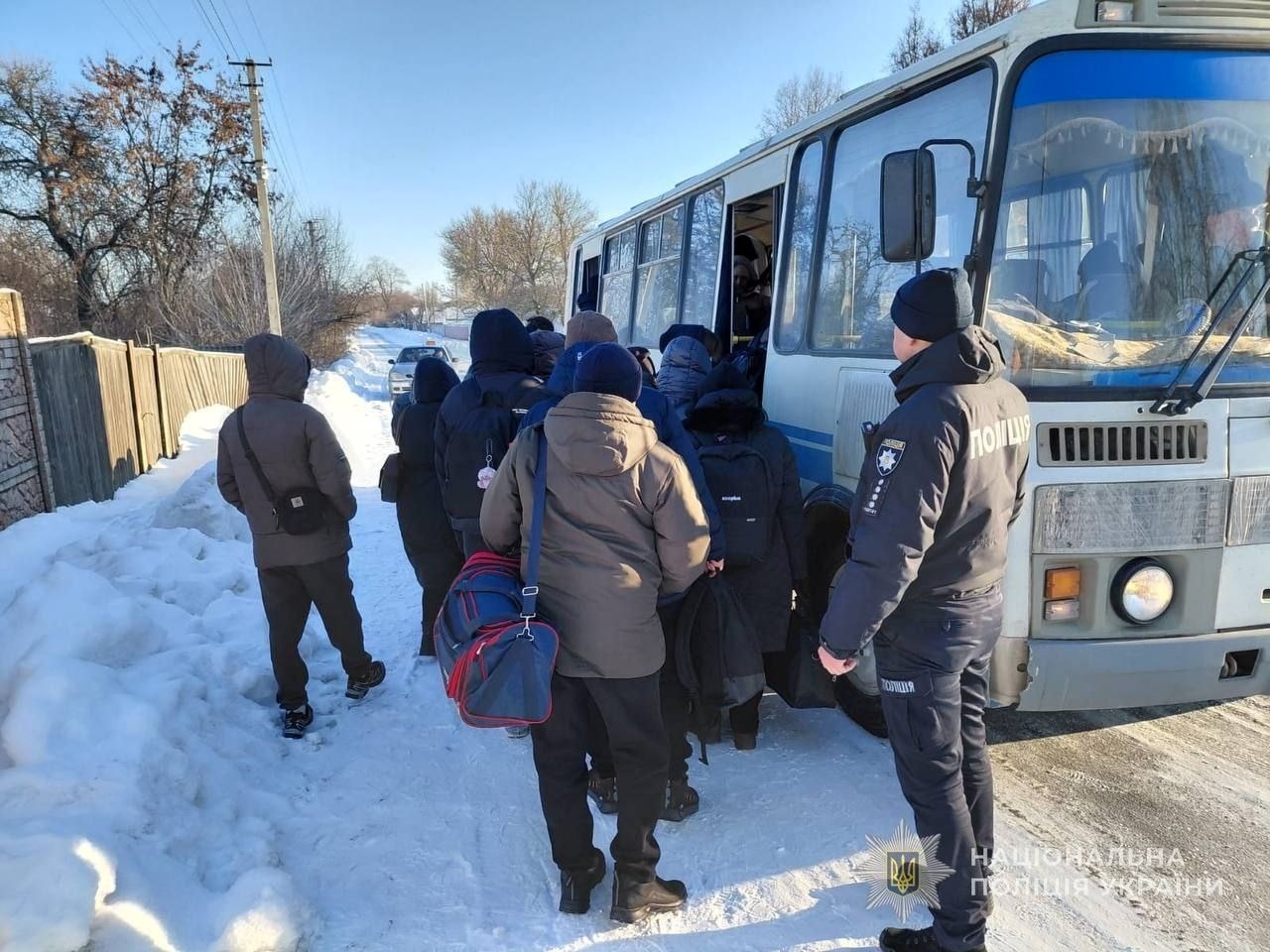 У Конотопському районі через обстріли зупинився поїзд «Шостка-Київ»: евакуйовано 260 пасажирів