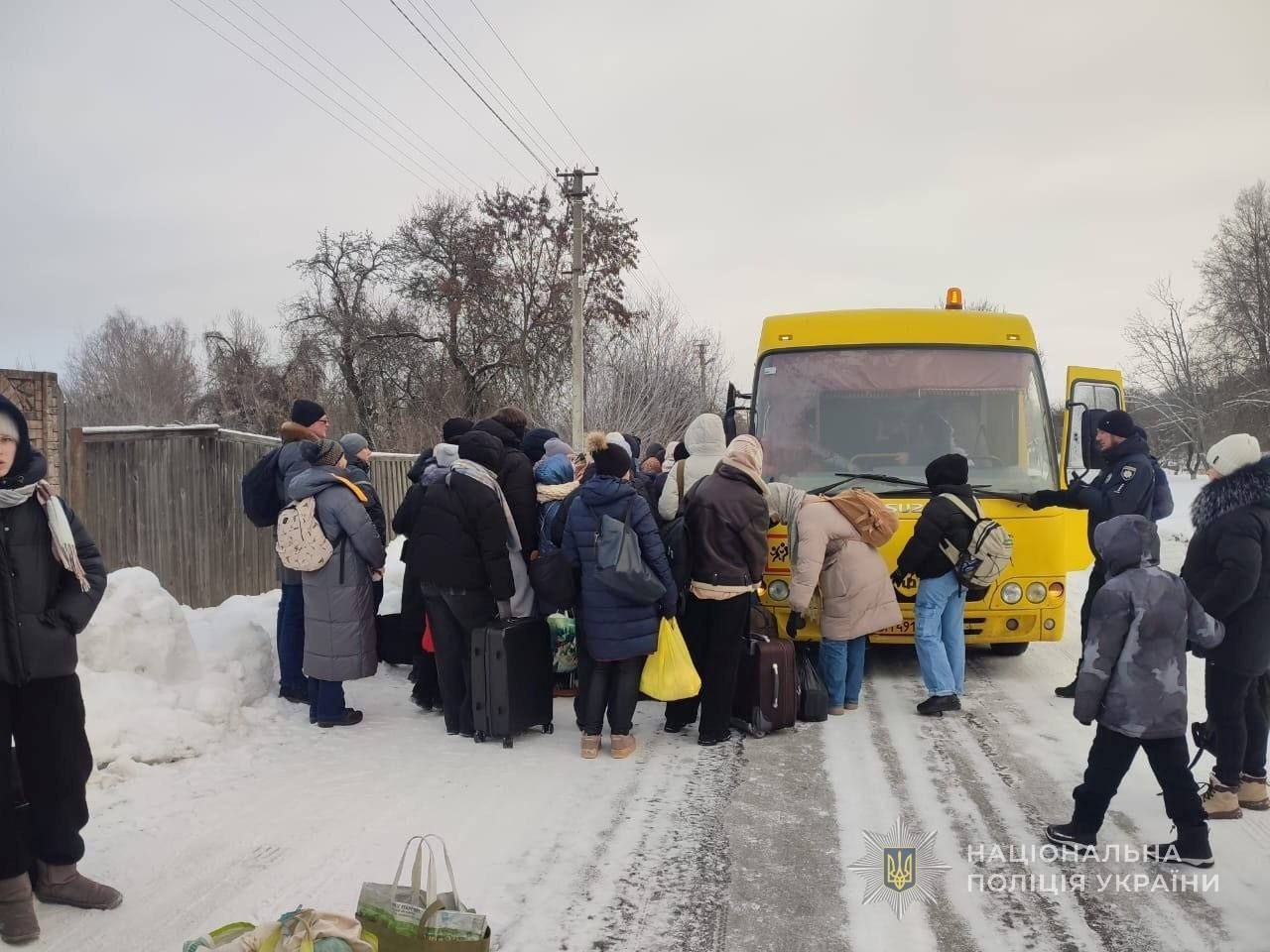 У Конотопському районі через обстріли зупинився поїзд «Шостка-Київ»: евакуйовано 260 пасажирів