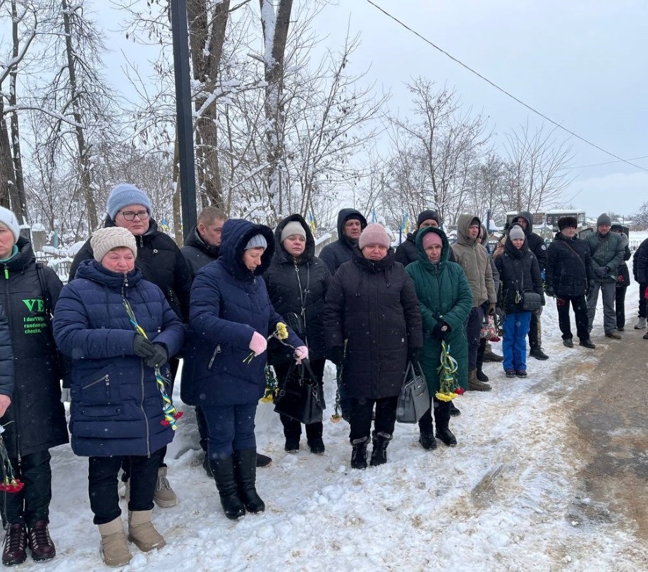 День народження, що став днем пам’яті. В останню путь на Алеї Слави у Шостці провели штаб-сержанта