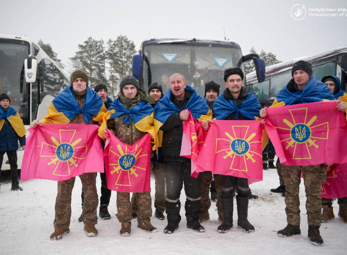 Три роки очікування: воїн 58-ї бригади повернувся до Шосткинської громади після полону