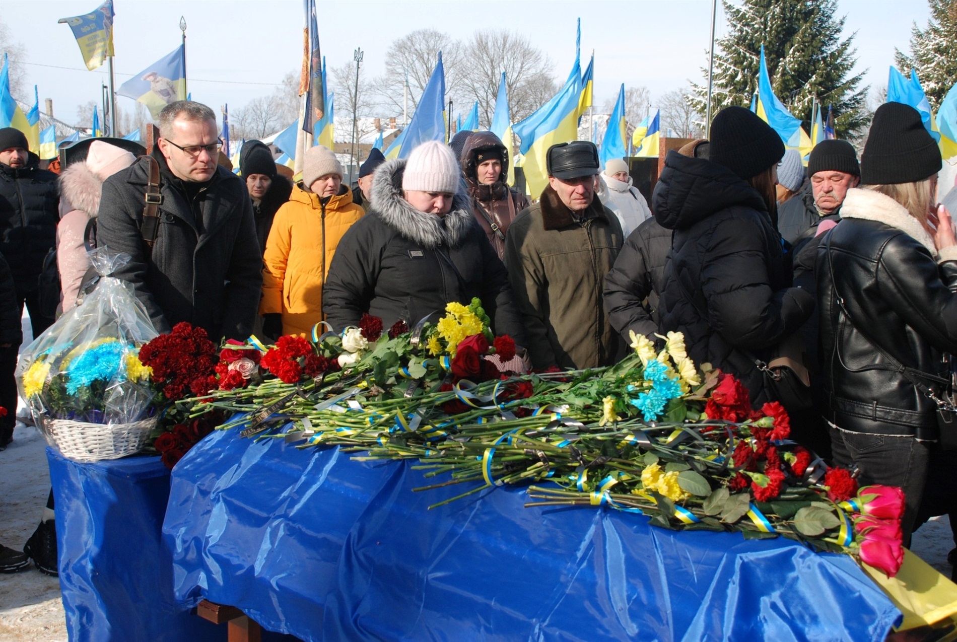 Повернувся на щиті через два роки невідомості: Шосткинська громада провела у вічність свого Героя