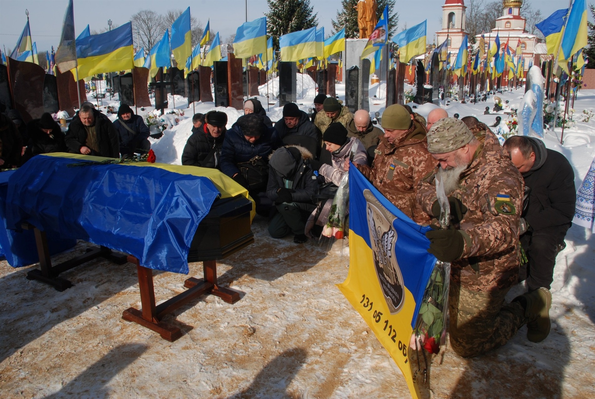 Повернувся на щиті через два роки невідомості: Шосткинська громада провела у вічність свого Героя