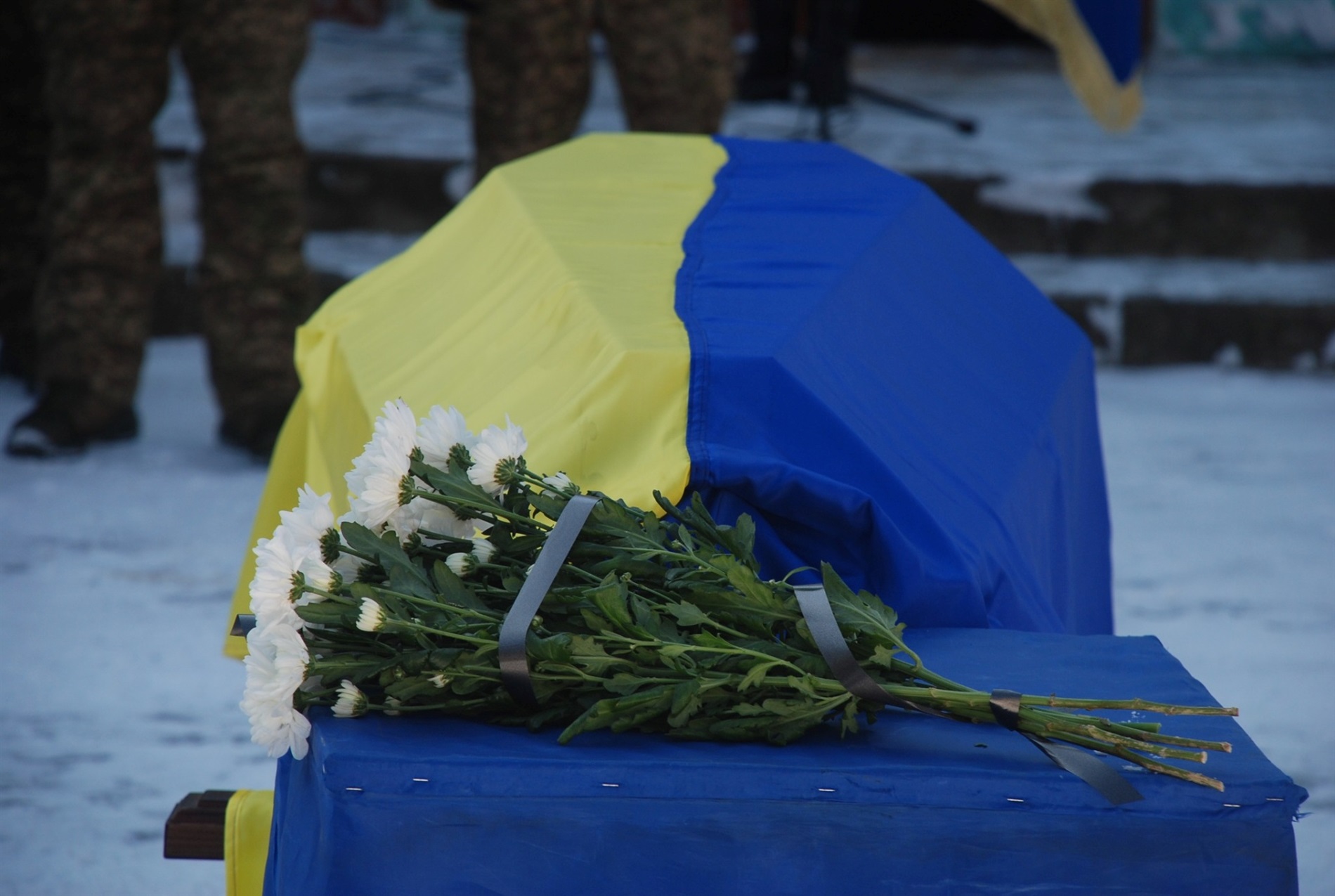 Через два роки очікувань Герой повернувся «на щиті». Шосткинщина попрощалась зі своїм захисником