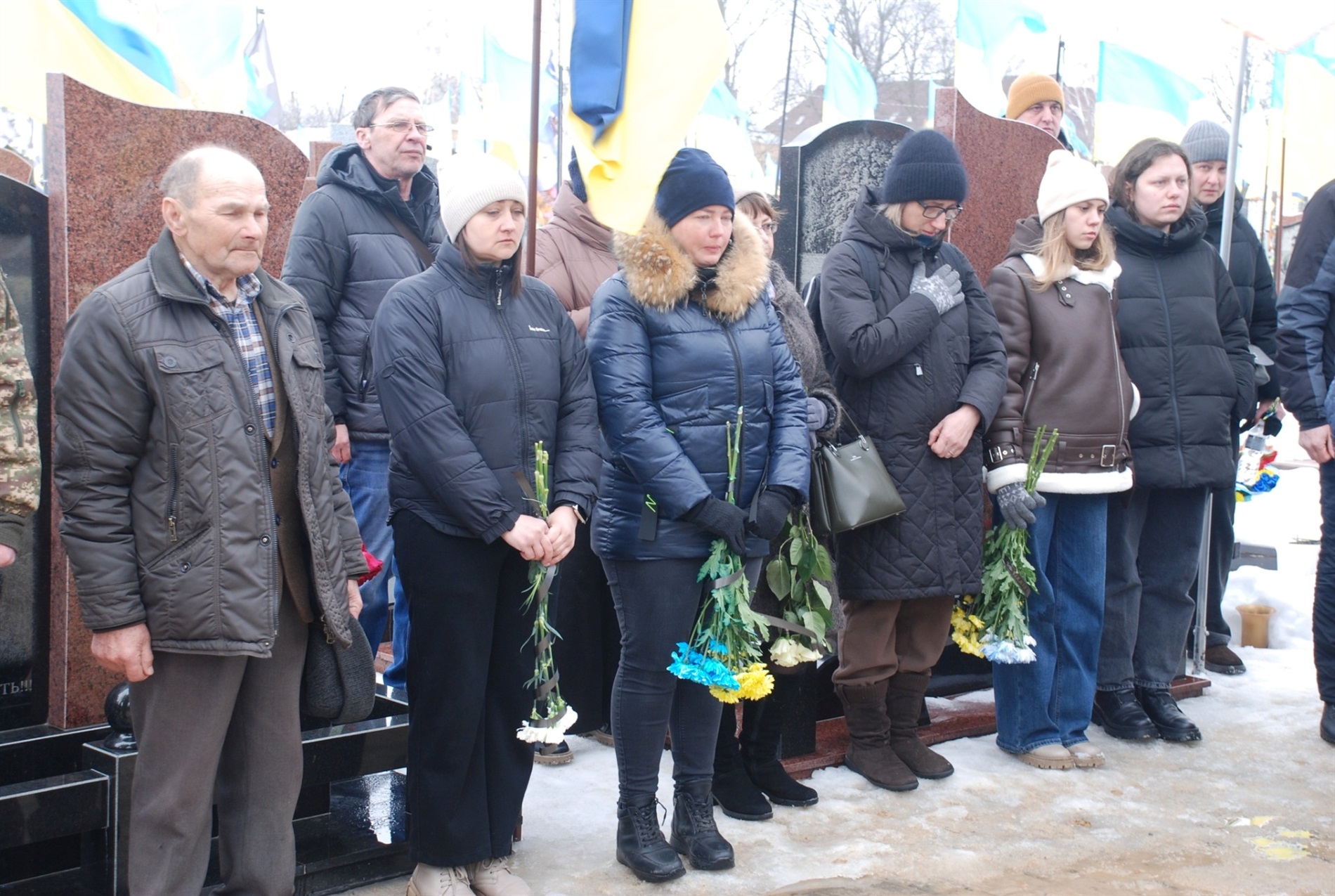 Загинув за мить до весни: Шостка провела в останню путь 37-річного захисника Дмитра Амельченка