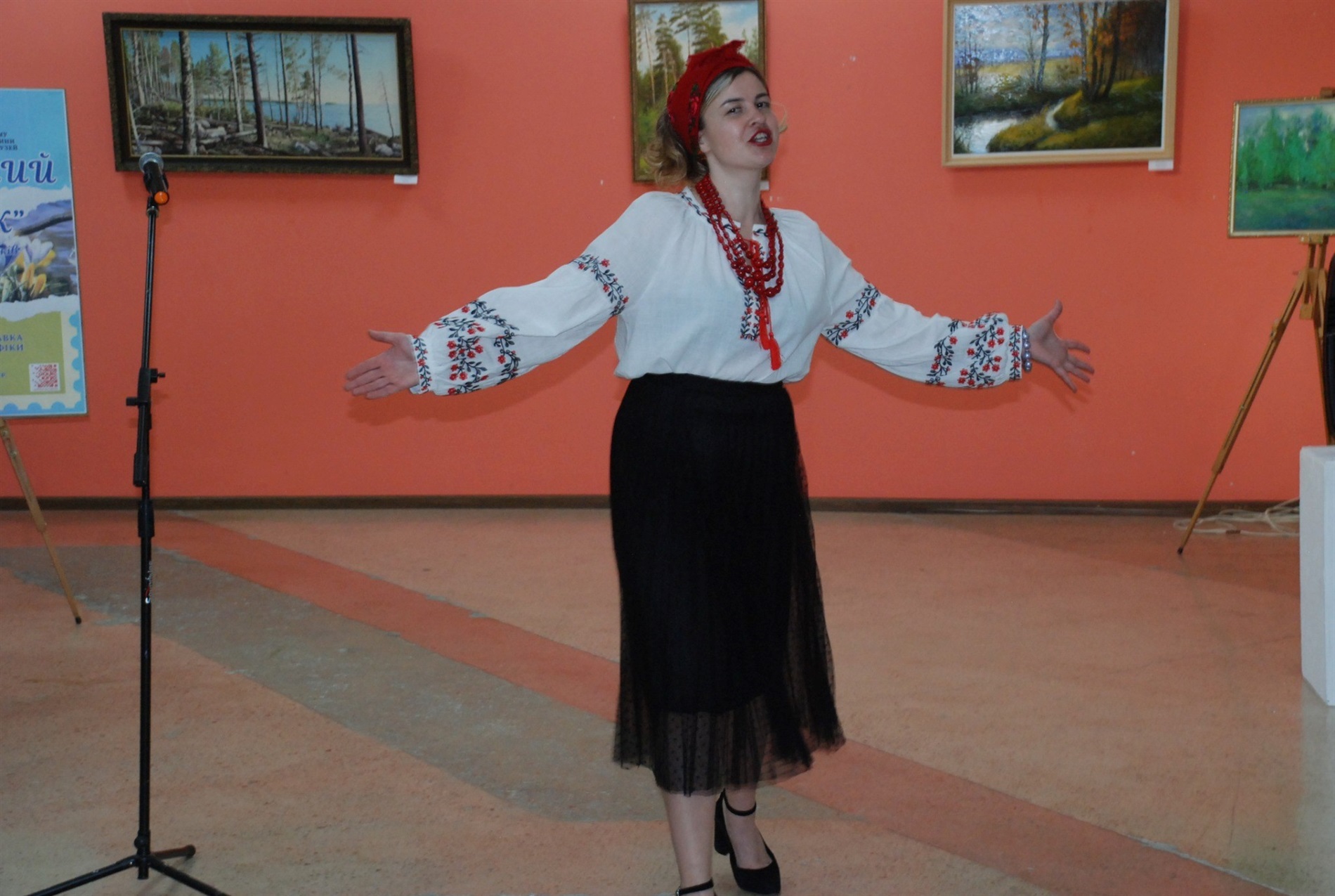 Тридцять років краси: у Шостці відкрили ювілейну виставку «Весняний капіж»