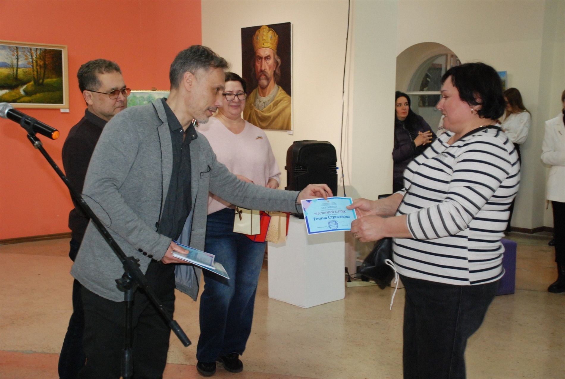 Тридцять років краси: у Шостці відкрили ювілейну виставку «Весняний капіж»