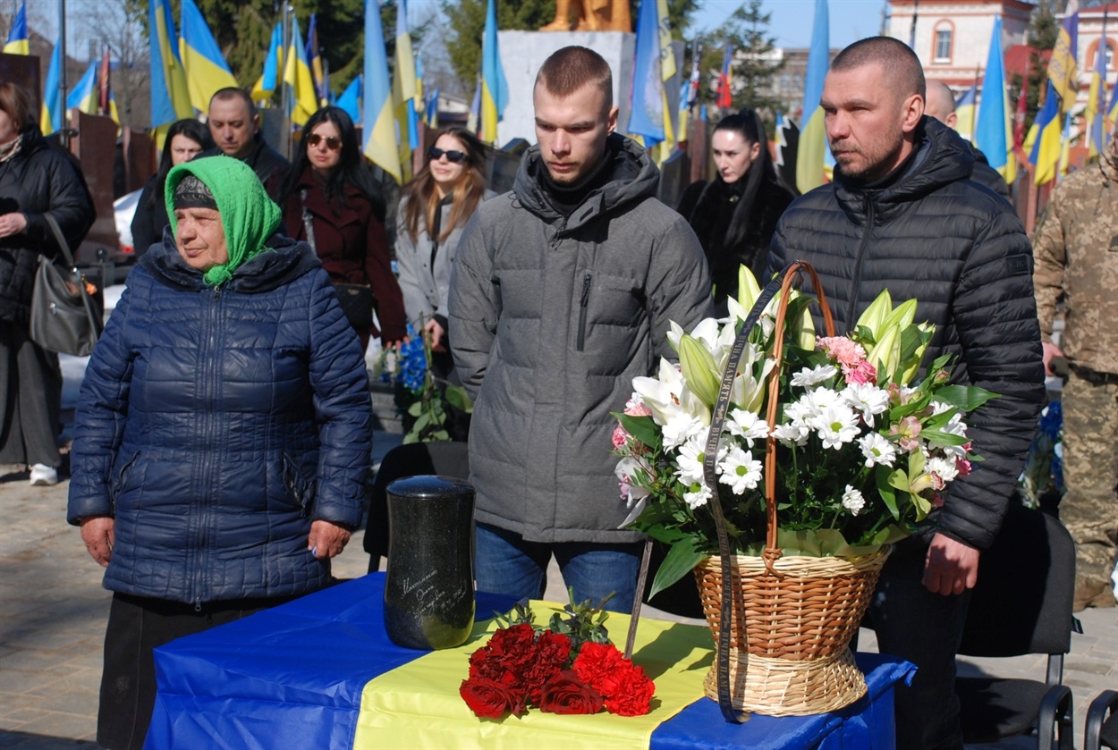 Шостка попрощалася з «прикордонною Берегинею»: пішла у засвіти штаб-сержант Ольга Максименко