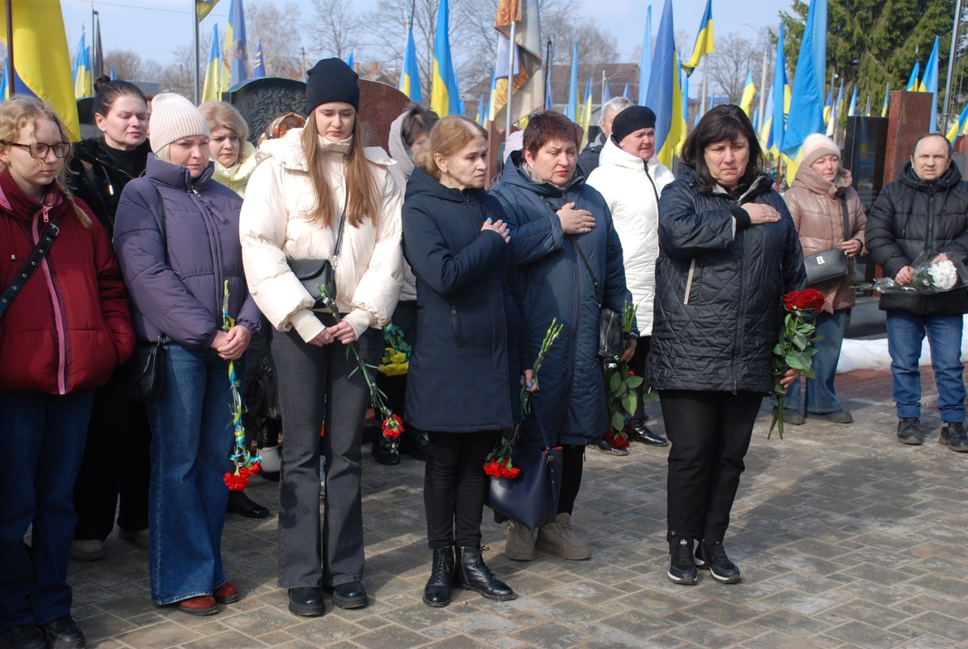 На щиті повернувся 26-річний захисник: Шосткинська громада у скорботі за Дмитром Морозом