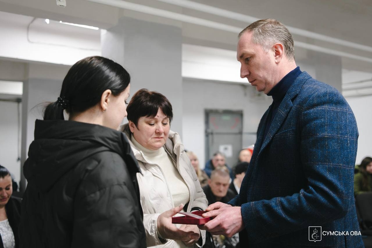 Незгасна пам’ять Шосткинщини: 12 полеглих захисників нагороджено орденами «За мужність» (посмертно)