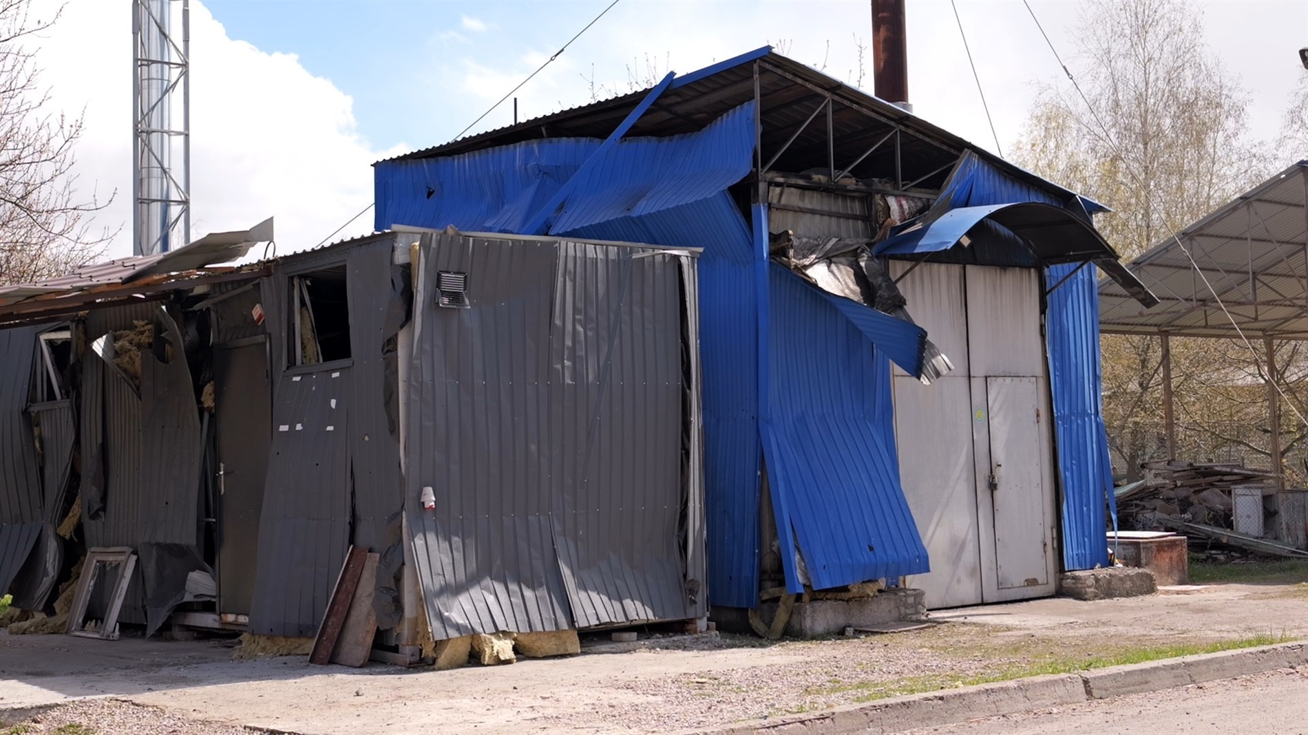 Нічний терор Шостки: масована атака ракетами та дронами забрала життя жінки та пошкодила лікарню