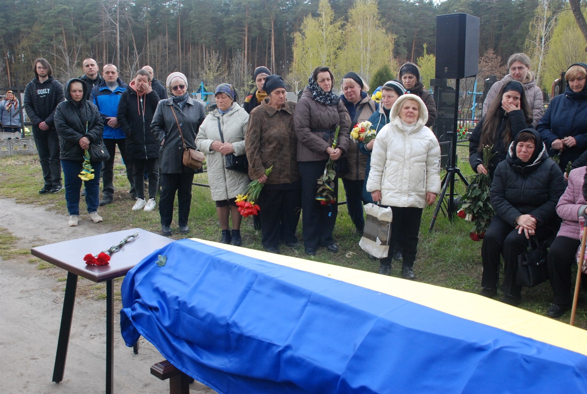 Після двох років невідомості: Шостка попрощалася з добровольцем з позивним 