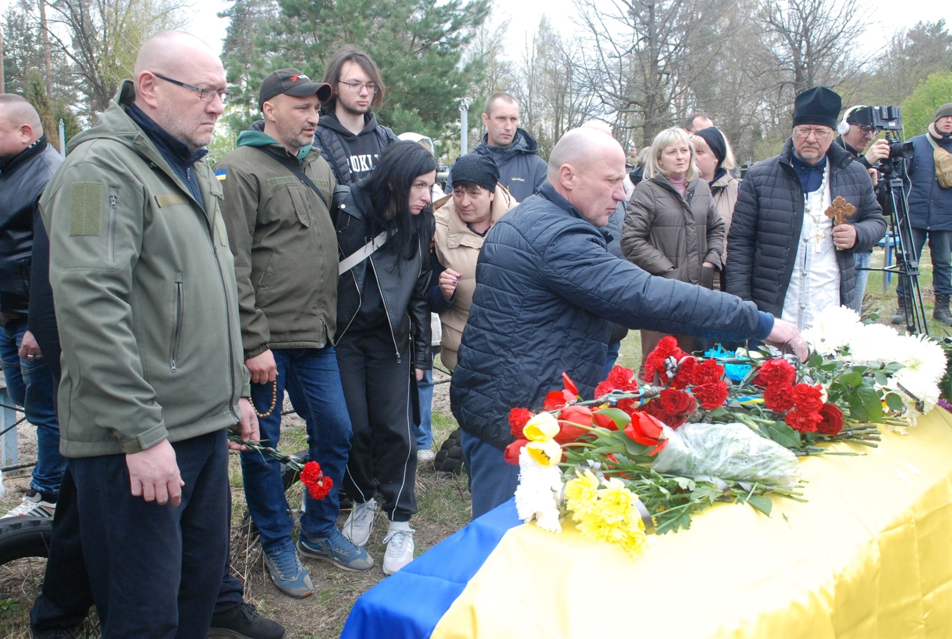 Після двох років невідомості: Шостка попрощалася з добровольцем з позивним 