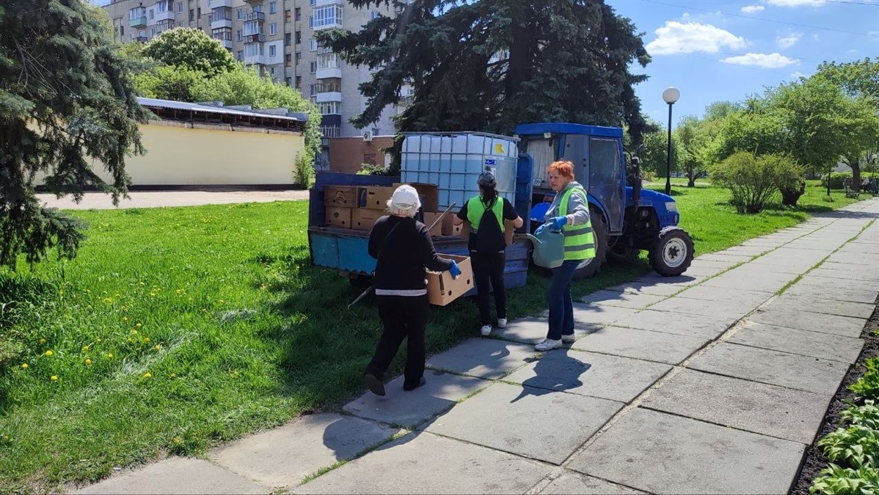 Як «Шостка-Зеленбуд» відновлює міські клумби та бореться з вандалізмом