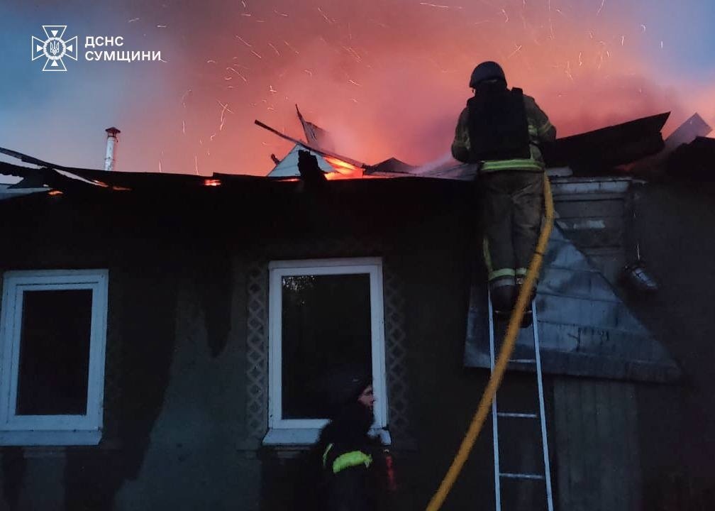 Масована атака на Шосткинську громаду: ворог повторно вдарив по місцю порятунку, поранено старосту