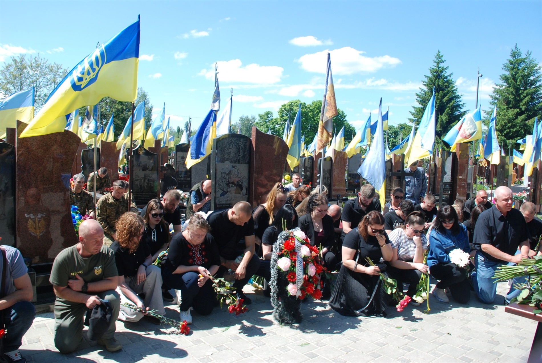 Їх поховали в один день на Алеї Слави: Шостка прощається з оборонцями рідного краю
