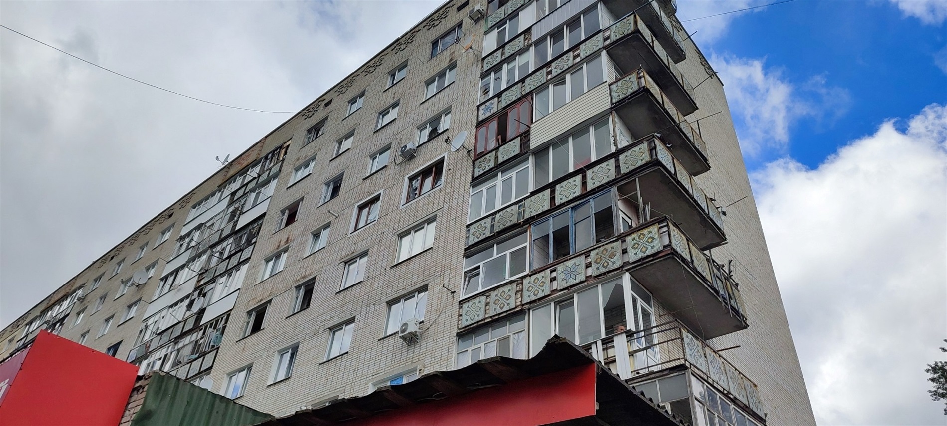 Удар по Шостці: знищено вокзал, понівечено будинки, а бізнес підраховує збитки (відео)