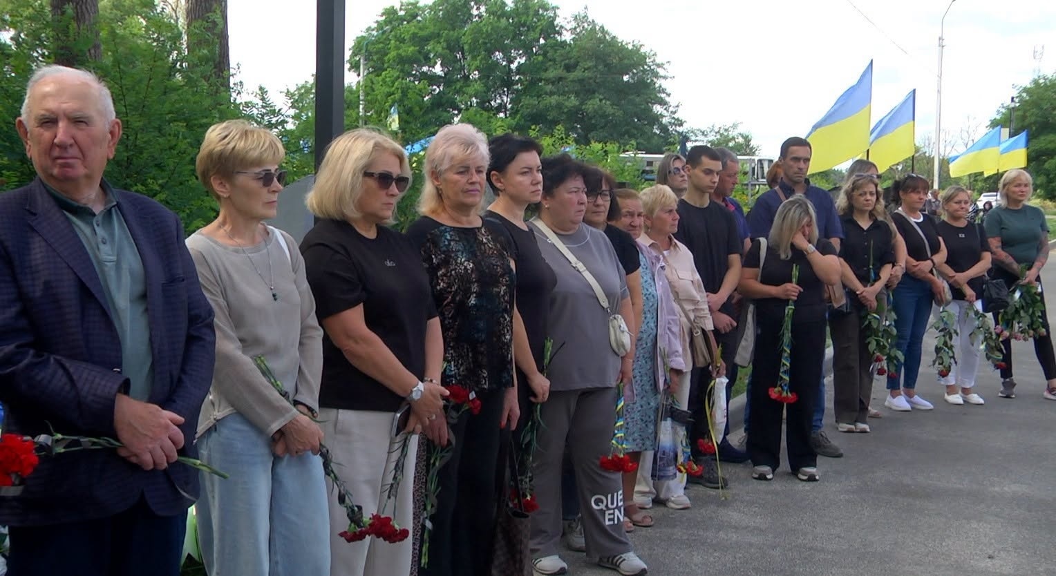 Повернувся на щиті після тривалого пошуку: Шостка попрощалася з 47-річним старшим лейтенантом