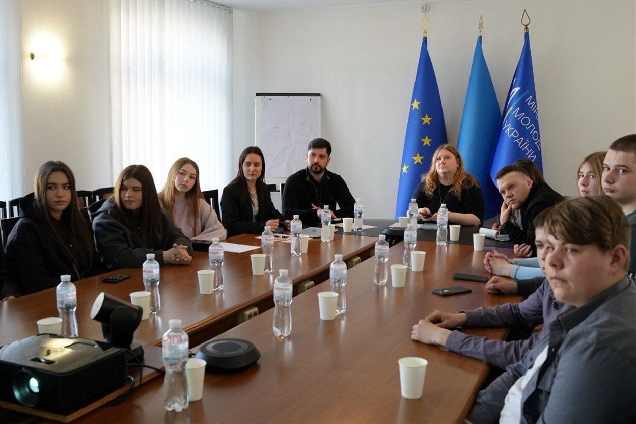 Молодь Шостки відвідала парламент та зустрілася з керівництвом Мінмолодьспорту